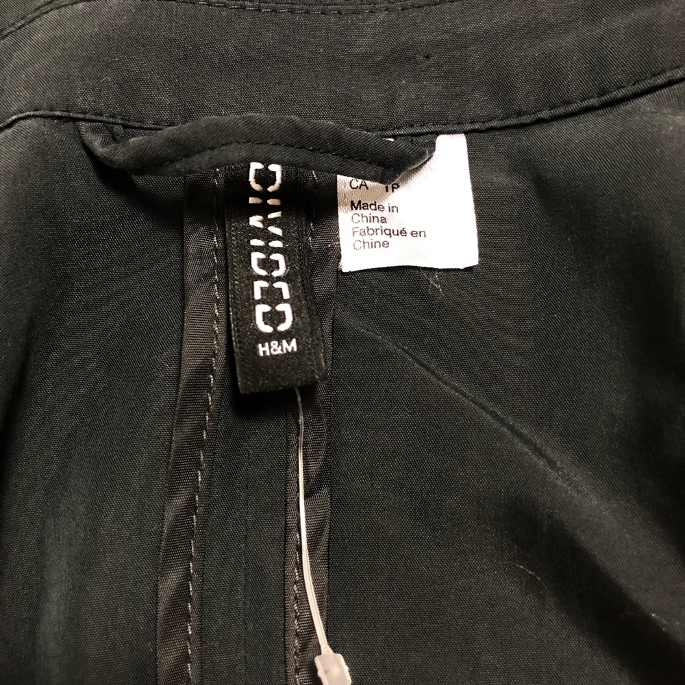 Divided Dark Gray Robe - Picture 5 of 8